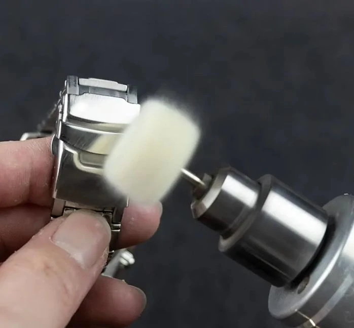 Leštící kotouček pro modelářskou brusku (25mm, osa 3mm) - 1ks